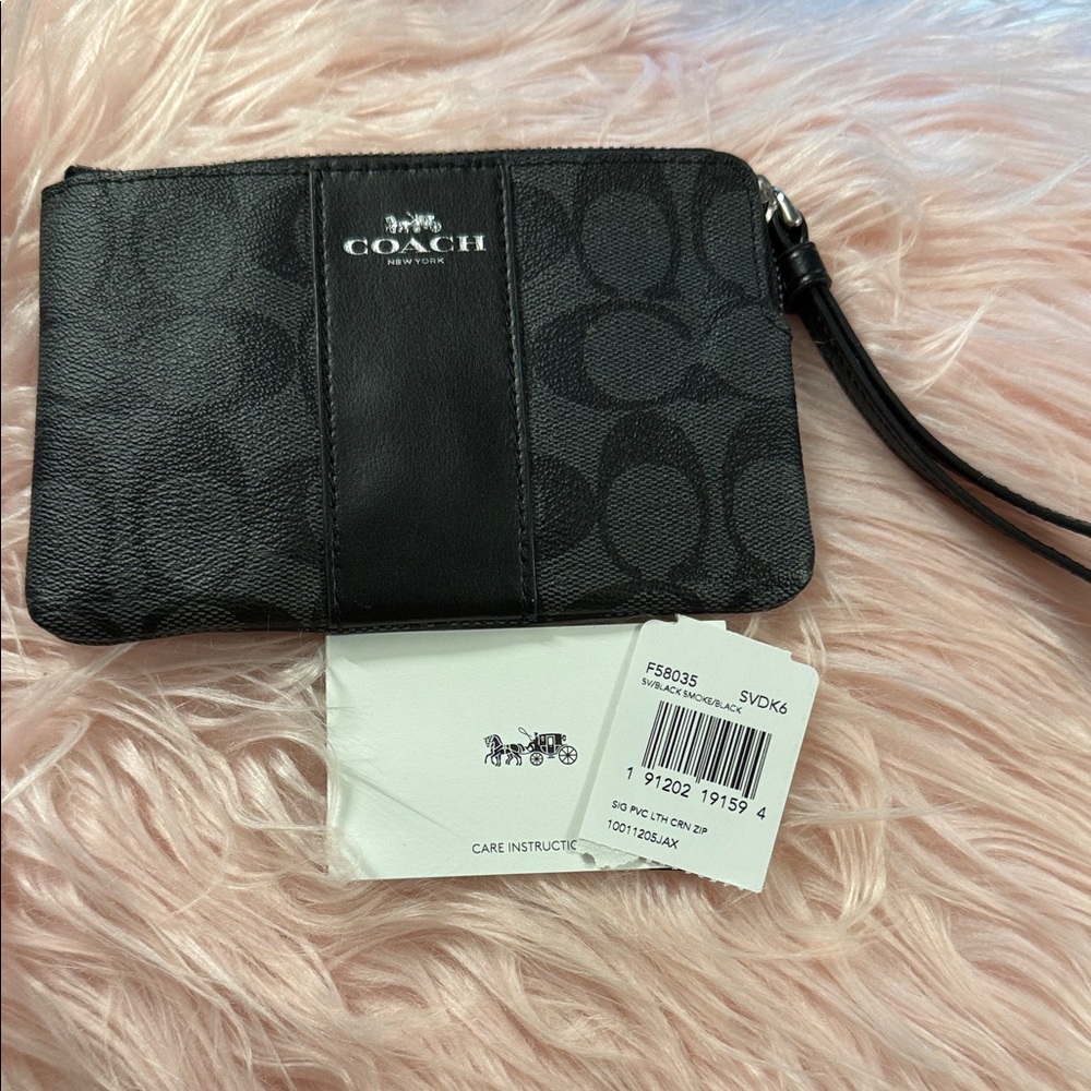 Coach Signature Black Wristlet